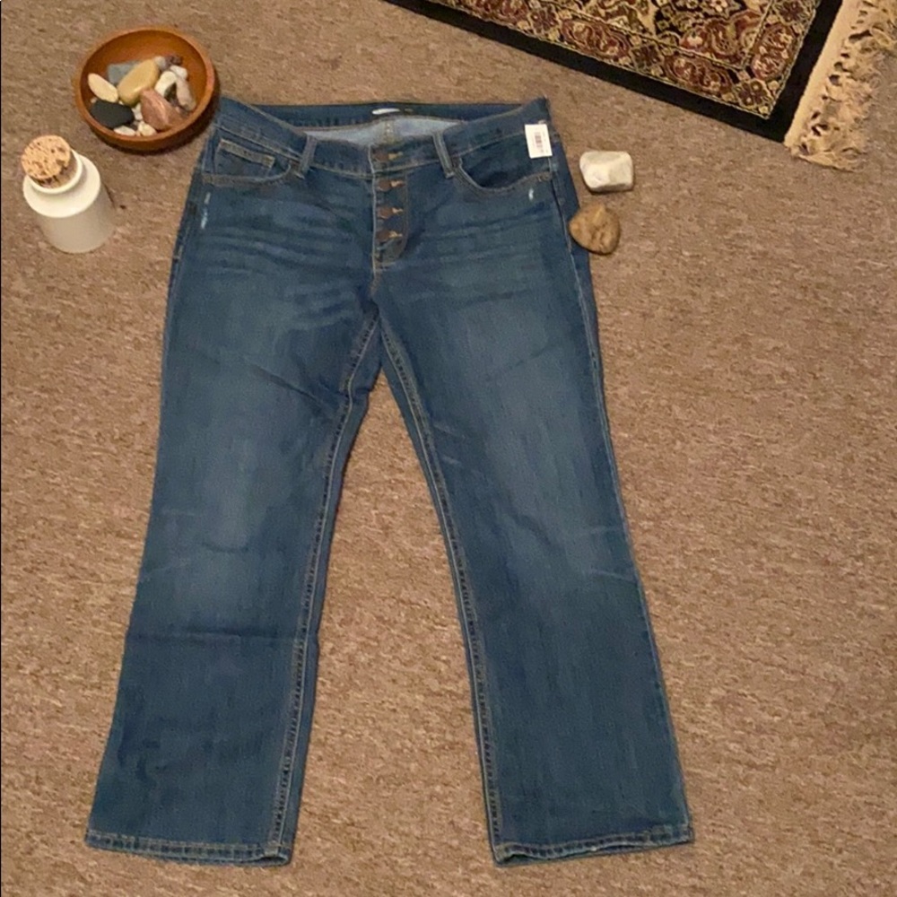 Old Navy flare ankle jeans. NWT